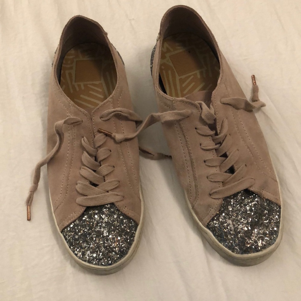 Dolce Vita Distressed sneaker